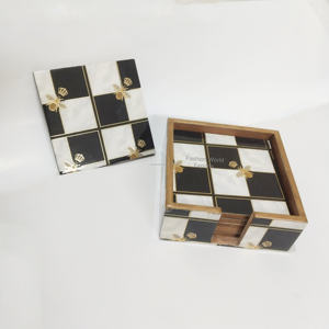 แผ่นรองแก้วหรูหราพร้อมกล่องเก็บไม้ ลายขาวดำสวยงาม ประดับลายผึ้งสีทอง สำหรับชาและกาแฟ - Product Image 2
