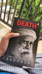 Death By Sadhguru, Libro en Inglés de Meditación y Mindfulness - Product Image 3