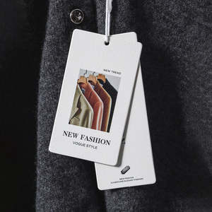 Étiquette volante en carton épais personnalisée avec logo de luxe pour vêtements, t-shirts et articles de mode, en papier recyclé - Product Image 5