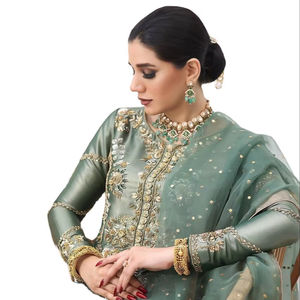 2026 Luxueux Salwar Kameez pakistanais de style Bollywood en organza de soie vert sauge, richement brodé à la main avec des broderies Zari et des sequins, tenue de soirée - Product Image 1