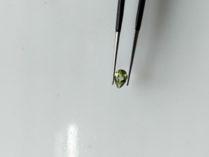 Peridoto natural de 6x4 mm, corte pera, gemas sueltas de la mejor calidad para la fabricación de joyas - Product Image 1