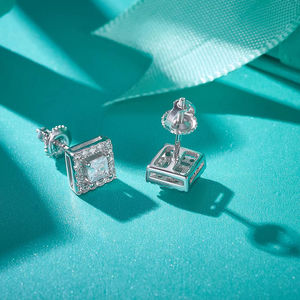 Pendientes de Diamantes Redondos Premium Cultivados en Laboratorio, Certificados por IGI, Color D E F, Claridad VVS VS, en Oro, Oro Rosa, Oro Blanco y Plata - Product Image 2