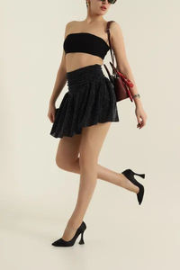 Ensemble de yoga et de fitness respirant sur mesure avec logo frontal, soutien-gorge de sport et jupe gainante pour grandes tailles - Product Image 6