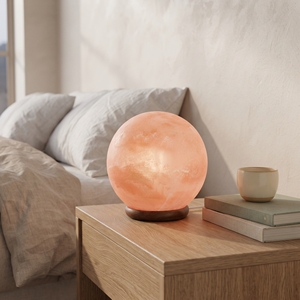 Lampe en forme de boule de sel rose de l'Himalaya artisanale, cristal de roche naturel, veilleuse pour chambre à coucher et salon - Product Image 6