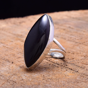แหวนทำมือจากหินออนิกซ์สีดำ แหวนเงินประดับพลอยออนิกซ์ธรรมชาติ เครื่องประดับดีไซน์โดดเด่น - Product Image 3