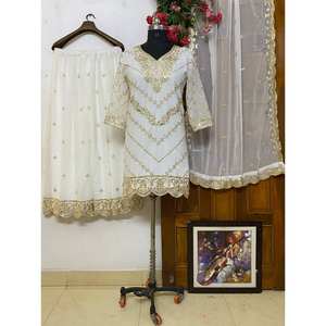 Conjunto de Top y Pantalón de Diseñador para Mujer con Dupatta para Fiestas - Product Image 1