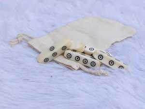 Dés de jeu en os de buffle poli, fabriqués à la main, sur mesure, à 4 faces, style animalier de luxe, avec taille personnalisée à bas prix - Product Image 4