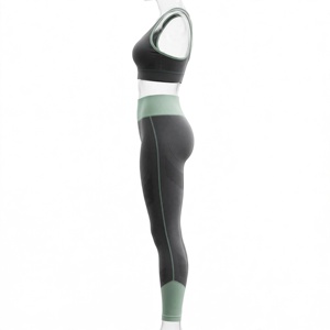 Ensemble de yoga pour femme : Soutien-gorge de sport dos nageur à encolure dégagée et Legging taille haute longueur intégrale, noir uni avec bordure contrastante verte, respirant - Product Image 4