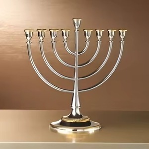 Candélabre moderne en métal à 9 bras, porte-bougie Menorah, élégant, pour décoration de table intérieure - Product Image 4