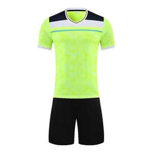 Uniforme de Fútbol Americano OEM, Conjunto Personalizado con Camiseta y Pantalones Cortos Deportivos para Adultos, Transpirable, Ecológico, 100% Poliéster de Fábrica - Product Image 3
