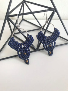 Boucles d'oreilles pendantes macramé vintage de qualité supérieure, avec perles en laiton plaqué argent, faites à la main, tendance, pour mariage - Product Image 2