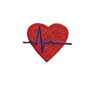 Parche Bordado Termoadhesivo en Forma de Corazón con Diseño de EKG, Aplique de Fieltro Rojo No Tejido para Decoración de Ropa - Product Image 1
