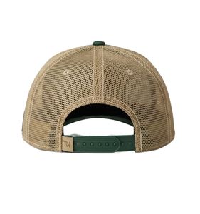 Casquette trucker snapback unisexe adulte ajustable avec logo brodé, motif camouflage inspiré de l'extérieur et élégante broderie blanche. - Product Image 4