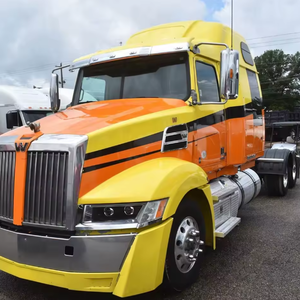 Camión Semirremolque Western Star 5700XE Sleeper 2019 2020 en Excelente Estado - Dormitorio con Techo Elevado de 82 Pulgadas, Motor Detroit de 505 HP, Transmisión Automática Dt12 de 12 Velocidades - Product Image 1