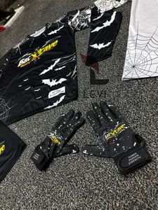 Camiseta de Hombre de Alta Calidad con Logotipo Personalizado, Conjunto con Guantes, Transpirable y de Secado Rápido - Product Image 3