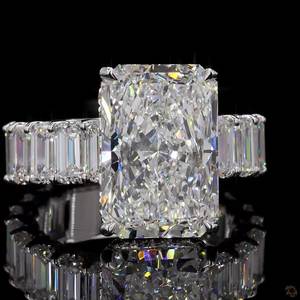 Anillo de compromiso con diamantes simulados radiantes de 13.46 quilates, chapado en oro blanco de 14 quilates, joyería de lujo. - Product Image 3