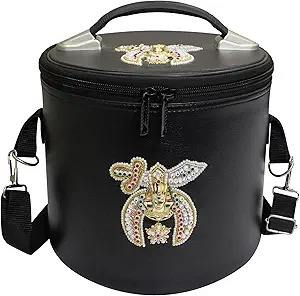 กล่องเก็บหมวกเฟซ/หมวกแก๊ปของสมาคมเมสัน หนังสีดำ ปักมือด้วยเพชรเทียมและลวดทองเหลือง – กล่องจัดแสดงและเก็บรักษา - Product Image 2