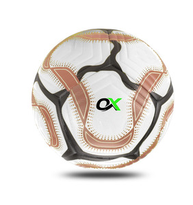 Oxva Industries Ballon de football blanc et bleu léger, écologique, à rebond élevé, résistant aux rayures, avec chambre à air en butyl, cousu à la machine en PVC - Product Image 5