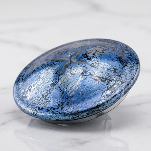 Urne funéraire en laiton bleu doré pour adulte avec finition durable et couvercle inclus - Product Image 4