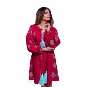 Robes en coton et lin brodées pour femmes, robe rouge ukrainienne avec un design unique, robes brodées grande taille - Product Image 1