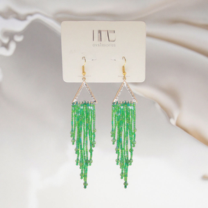 Pendientes de Moda con Borlas Largas, Cuentas de Arroz, Chapado en Oro, Triángulo de Diamantes, Colgante Geométrico, Diseño Elegante de MD HANDICRAFTS - Product Image 6