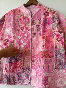 Veste courte en patchwork de coton |   Manteau bohème vintage fait main, léger et doux, idéal pour les festivals - Product Image 6