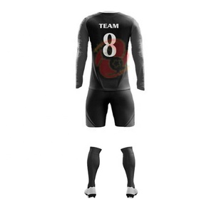 Ensemble de maillots de football à séchage rapide pour jeunes Uniformes OEM personnalisés avec impression par sublimation de logo Vêtements de football pour équipes de clubs - Product Image 3