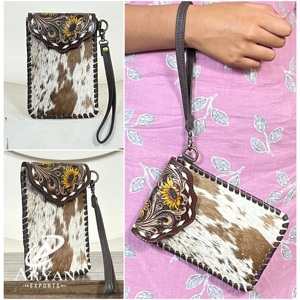 Sac à main en cuir de vachette artisanal style western, nouveauté très demandée, avec dragonne tournesol, pochette de téléphone rustique bohème à porter en bandoulière - Product Image 1