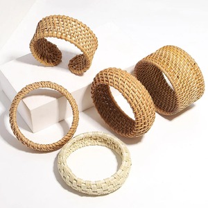 กำไลข้อมือสตรีสร้อยข้อมือทำมือสร้อยข้อมือหวายสานแบบยั่งยืน - Product Image 5