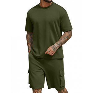 Conjunto de pantalones cortos para hombre, conjunto de 2 piezas, informal, estilo urbano, con bolsillos frontales, camisa y pantalones cortos, chándal para hombre, para uso en interiores y exteriores. - Product Image 1