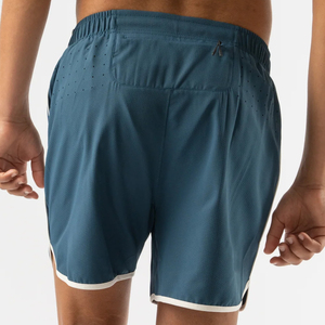 Shorts de sport pour homme bleu marine à séchage rapide avec bande latérale, taille élastique, longueur courte, couleur unie, tissu tissé - Product Image 5