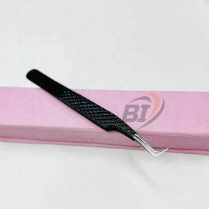 แหนบต่อขนตาแบบสแตนเลส90องศาสีดำเงางามสีดำออกแบบโลโก้ได้ตามต้องการด้ามจับที่แข็งแรงทดสอบด้วยมือพร้อมปลายแหลม - Product Image 3