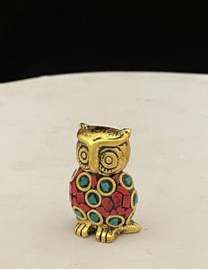 Soporte de incienso de oro de la mejor calidad en estilo de estatuilla de búho, quemador de incienso con cabeza tachonada de piedra para regalar quemador de incienso dorado - Product Image 1