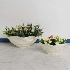 Vente directe d'usine de pots de fleurs décoratifs en fibre de verre de style moderne minimaliste en forme de vague - Product Image 2