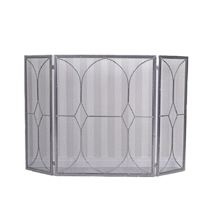 Nouvel Arrivage – Écran de Sécurité Métallique Décoratif pour la Maison, Design Antique, Écran Anti-Feu en Fer Fait Main - Product Image 3