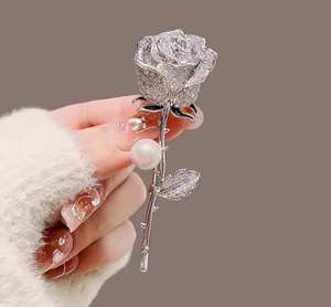 เข็มกลัดรูปดอกกุหลาบชุบทอง เงินแท้ 925 ประดับเพชรโมอิสซาไนต์ เครื่องประดับส่วนตัวสำหรับผู้หญิง ใส่ไปงานปาร์ตี้ ของขวัญ - Product Image 3