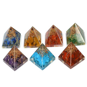 Pyramide d'orgone en quartz rose avec enveloppe en fil de cuivre sur quatre côtés, produit de guérison Feng Shui en provenance d'Inde - Product Image 2