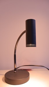 Lámpara de Escritorio Moderna de Metal Industrial, Pantalla Cilíndrica Negra, Cuello Flexible, Bombilla LED E27, Control de Interruptor, Luz de Lectura para Dormitorio u Oficina - Product Image 4