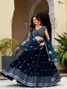 Ensemble Lehenga Choli moderne en Faux Georgette bleu, avec jupe évasée brodée de Zari et de sequins, et dupatta en tulle, pour mariage et fêtes, recyclé - Product Image 1