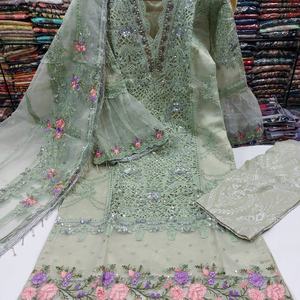 Vestido indio/paquistaní de 3 piezas, producto en oferta, 2022 - Product Image 1