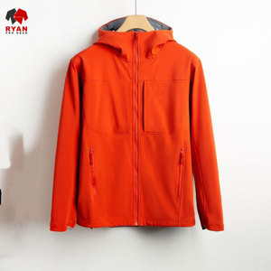 เสื้อแจ็คเก็ตซอฟต์เชลล์ผู้ชายแบบกันน้ำ ระบายอากาศได้ดี ผ้าถักย้อมสีพื้น พร้อมบริการสกรีนโลโก้ด้านหน้าตามสั่ง ขายส่งแบบ OEM - Product Image 1