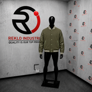 Veste athlétique moderne olive pour homme – Vêtement d'extérieur premium, chaud et confortable pour l'hiver, respirant, élégant, avec boutons sur le devant - Product Image 3