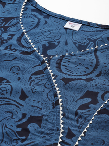 Kurti de rayón para mujer, talla grande, corte en A, con cuello en V, mangas tres cuartos y detalles estampados florales en azul. - Product Image 5