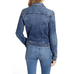 Veste en jean courte tendance pour femme avec bords effilochés - Product Image 4