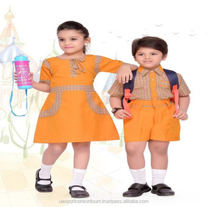 ชุดยูนิฟอร์มนักเรียนอนุบาลแขนสั้นสีแดงสำหรับเด็กหญิงและเด็กชาย ดีไซน์สั่งทำพิเศษ คุณภาพเยี่ยม - Product Image 3