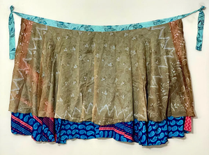 Falda cruzada reversible estilo bohemio y vestido largo floral vintage |   Traje de Baño de Talla Única |   Seda reciclada hecha a mano con cinturón |   Transpirable - Product Image 5