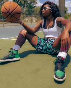 Short de basket-ball personnalisé pour femmes Short de sport de style hip-hop de rue Short de basket-ball en maille - Product Image 2