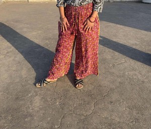 Pantalon unisexe indien bohème vintage Kantha en coton fait main, entièrement réversible, coupe large, idéal pour l'été, vente en gros - Product Image 2