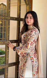 Ensemble de vêtements indiens et pakistanais à imprimé floral, haut long brodé, pantalon large, châle, tenue pour les festivals - Product Image 2