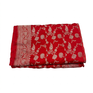 Exquisitos saris de seda brocada Banarasi tejidos a mano con intrincados motivos Zari, estilo vintage, ideales para fiestas. - Product Image 1